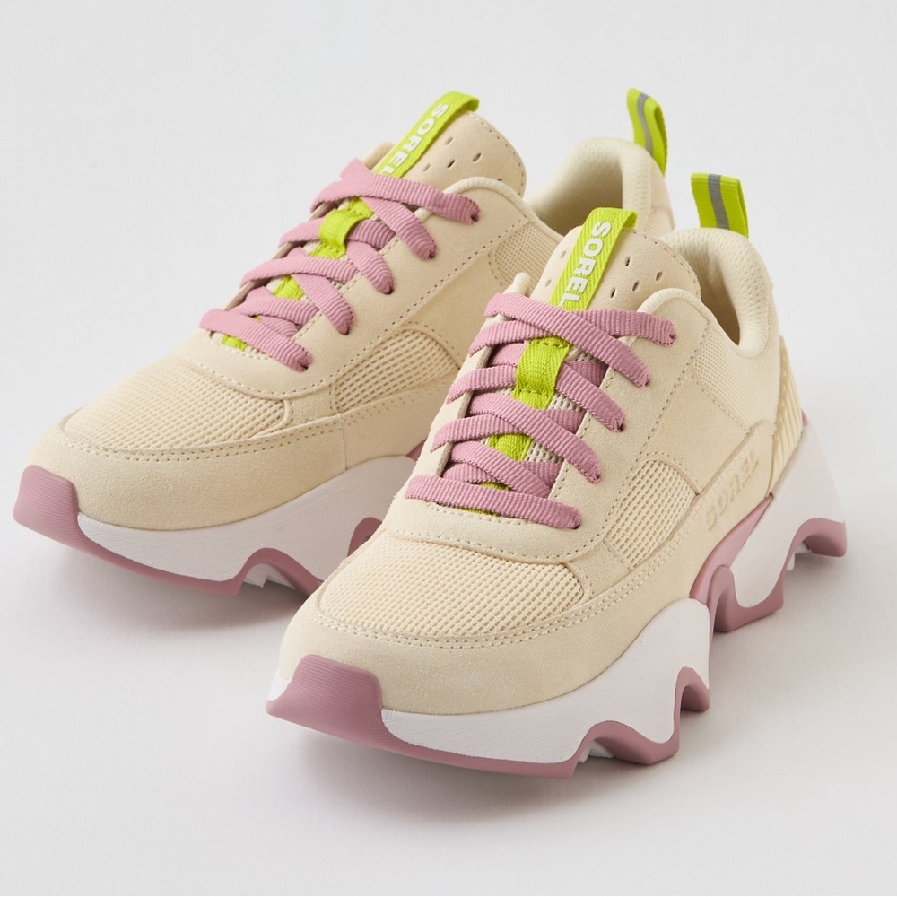 BNIB Sorel Women's Kinetic Impact ii Lace Sneaker, pink and white size 9